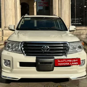 تویوتا لندکروز ۲۰۱۳